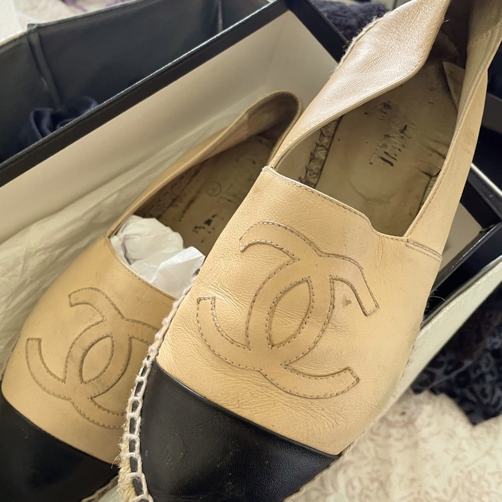 Chanel Espadrilles Classic Black & Beige